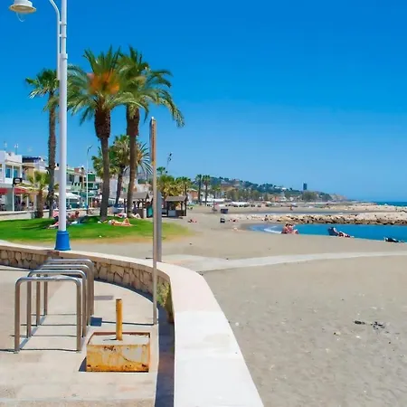 Arenas Del Piso En Playas Del Palo Málaga